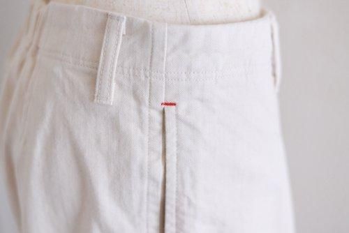 Cotton Herringbone Tuck Pants (Off-White)