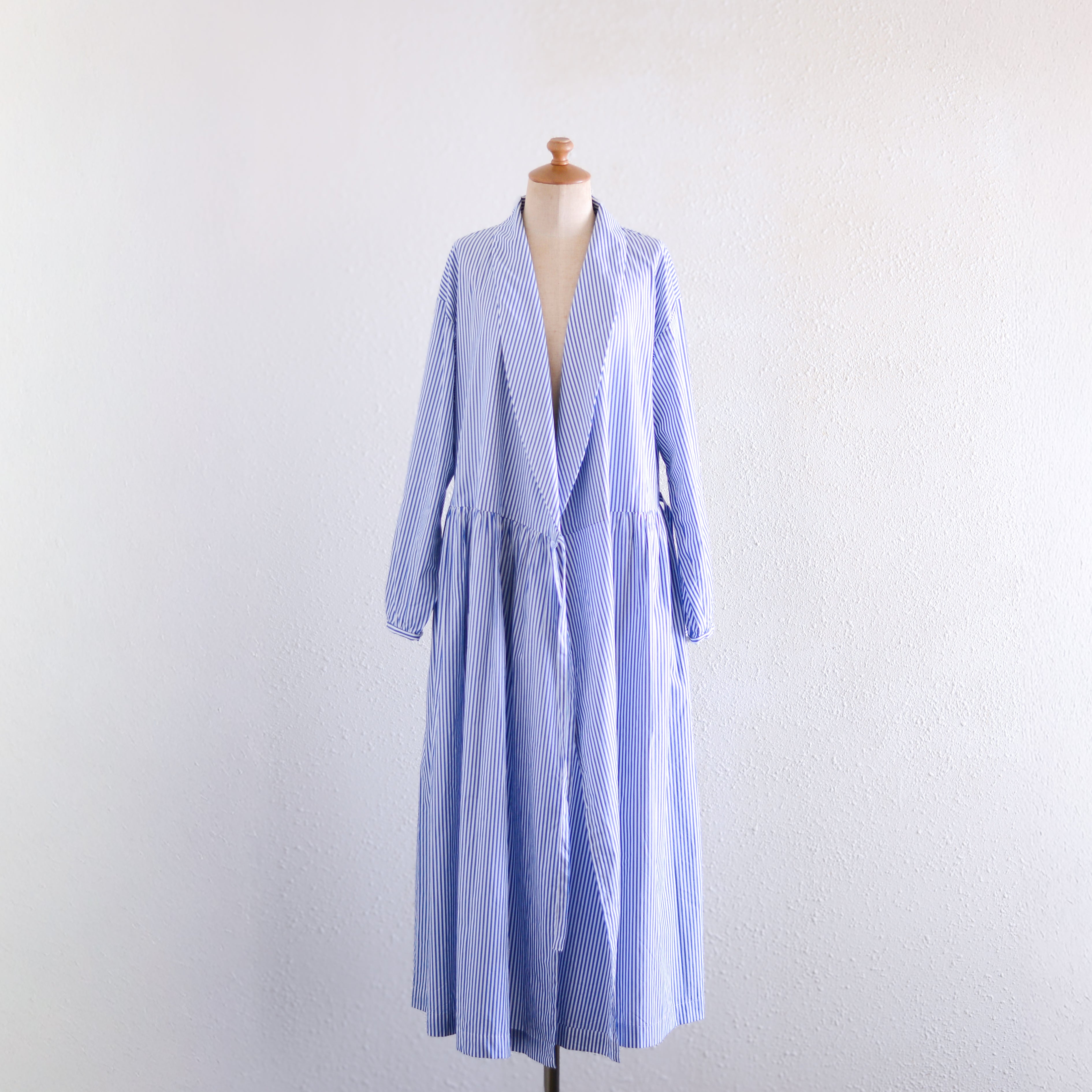 ショールカラーカシュクールワンピース White×Navy – MAR ONLINE STORE