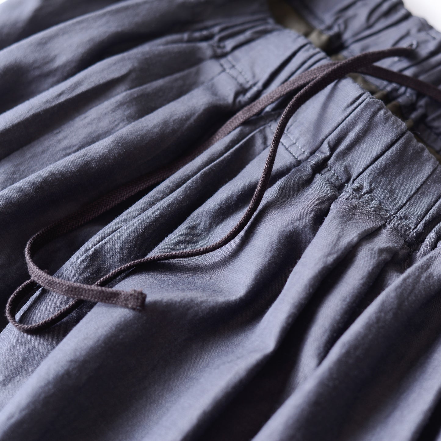 Cotton Cupro Wool Tuck Easy Skirt in Charcoal Grey