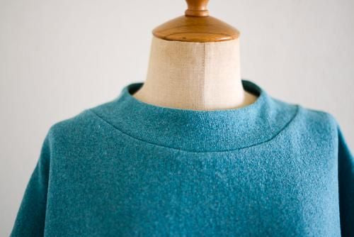 オーバーサイズサイドオープンプルオーバー Lotus