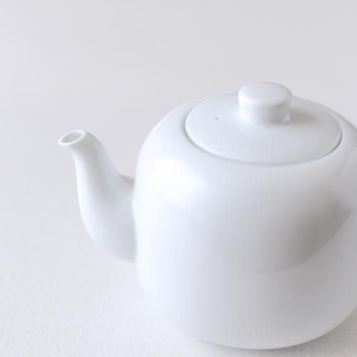 White porcelain teapot 520ml