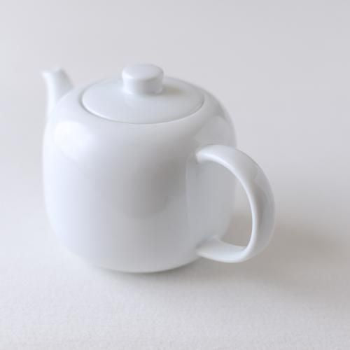 White porcelain teapot 520ml