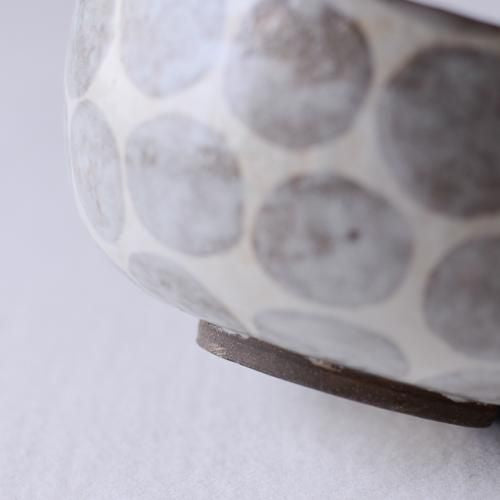 Round bowl with polka dots, gray