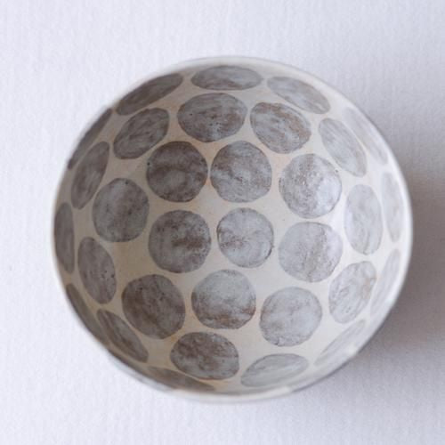 Round bowl with polka dots, gray