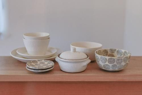 Round bowl with polka dots, gray