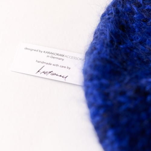 알파카 울 베레 블루 × 블랙