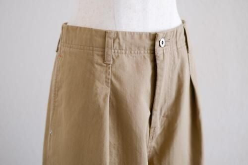 Cotton Herringbone Tuck Pants Beige