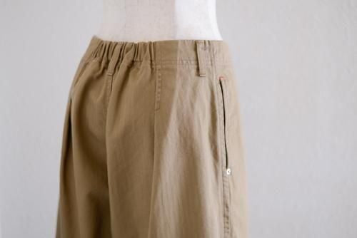 Cotton Herringbone Tuck Pants Beige