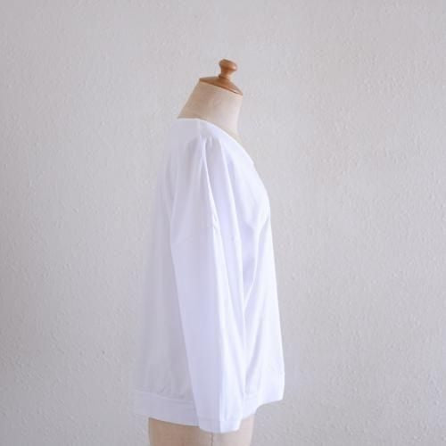 Soft cotton V-neck wide T-shirt White