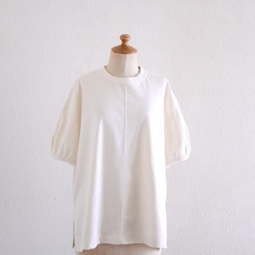 Cotton gathered sleeve pullover in off-white