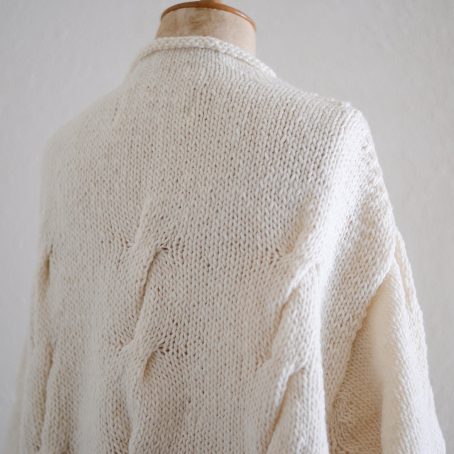 ウール手編みケーブルセーター Off White