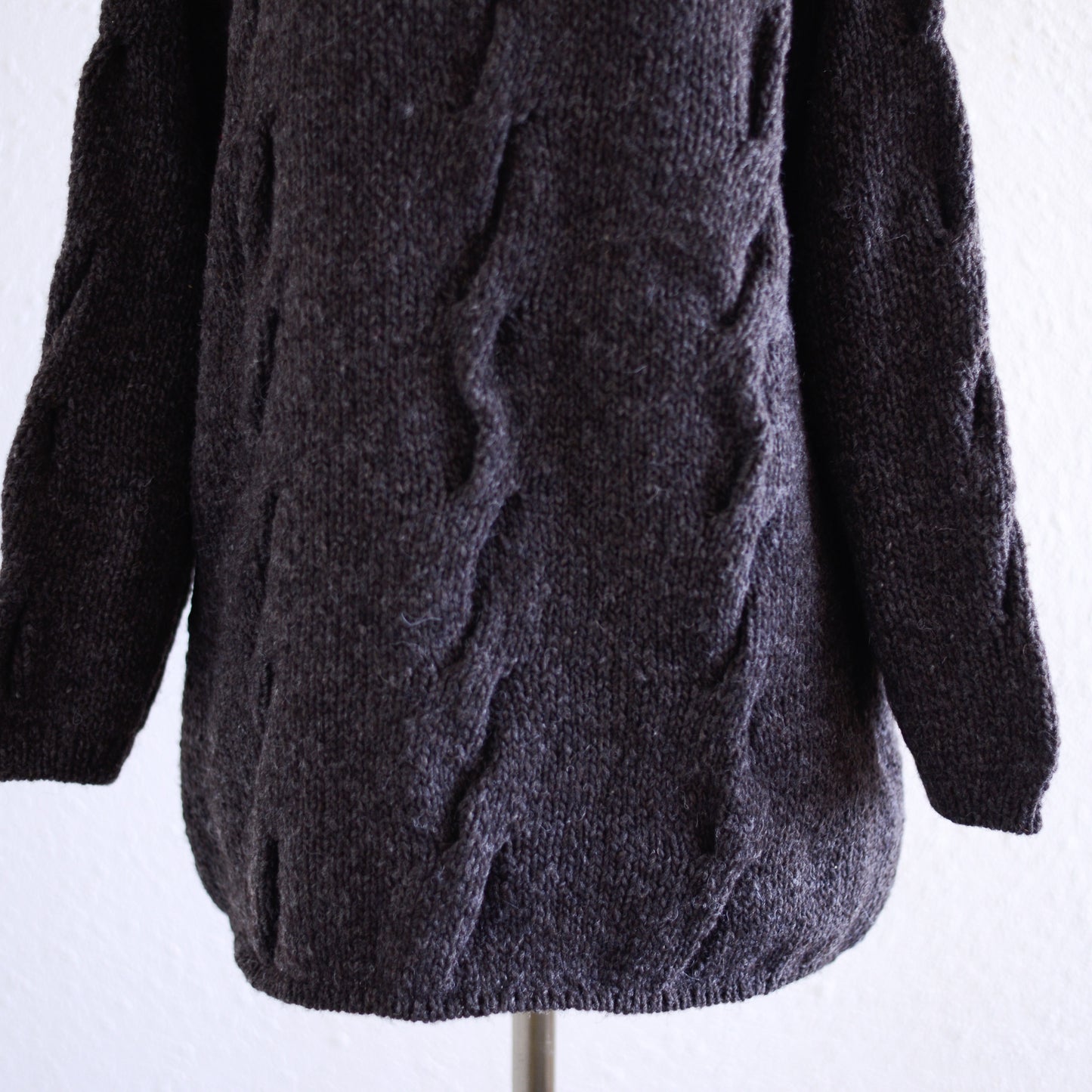 ウール手編みケーブルセーター Brown