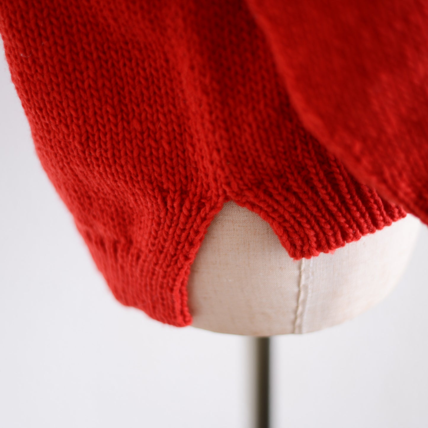 ウールハンドニティッドケーブルカーディガン Red