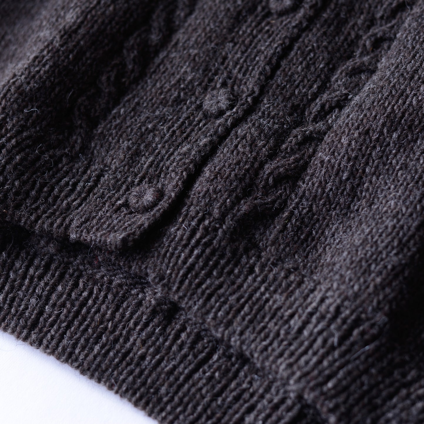 ウールハンドニティッドケーブルカーディガン Brown