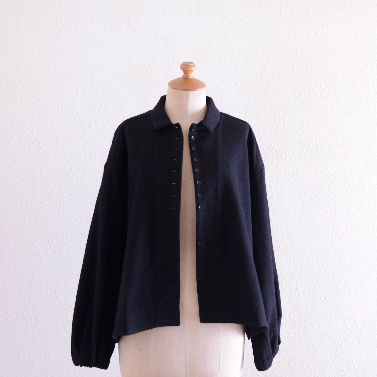 ウールプチカラーオーバーブラウス Black