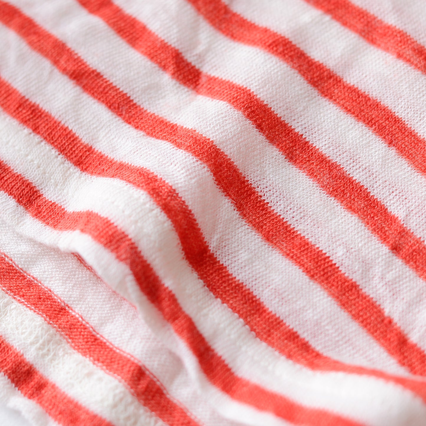 リネンボーダーハイネックプルオーバー Off White × Red