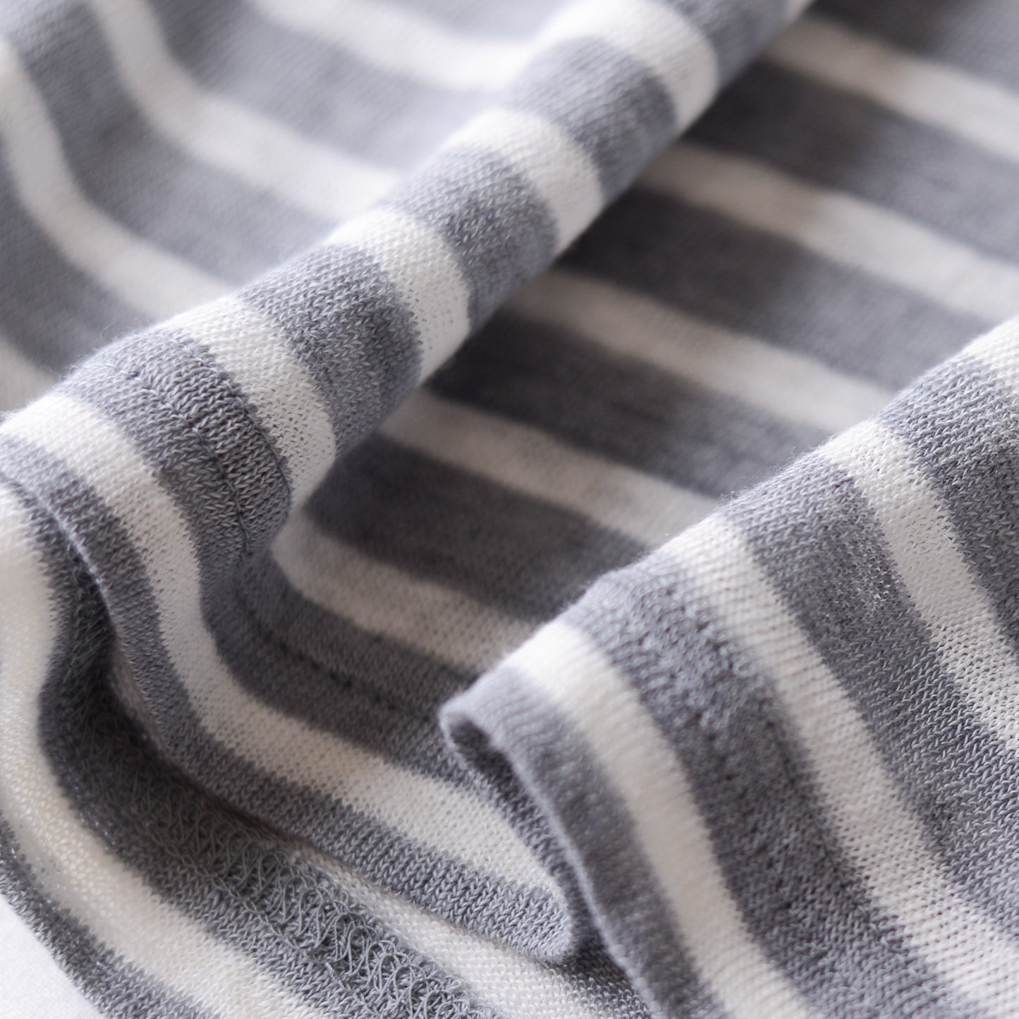 リネンボーダーハイネックプルオーバー Off White × Gray