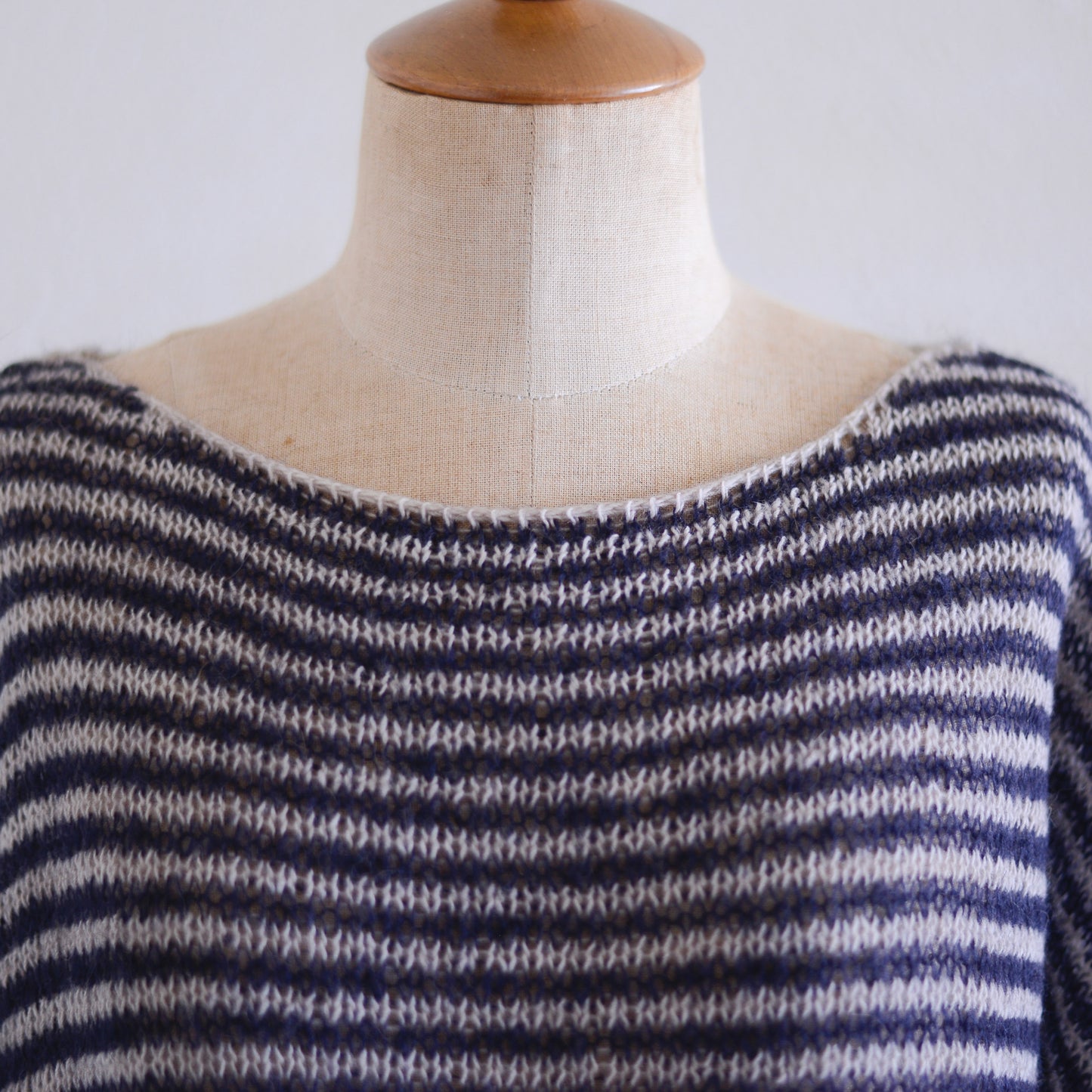 モヘアボートネックボーダーニット Beige × Black