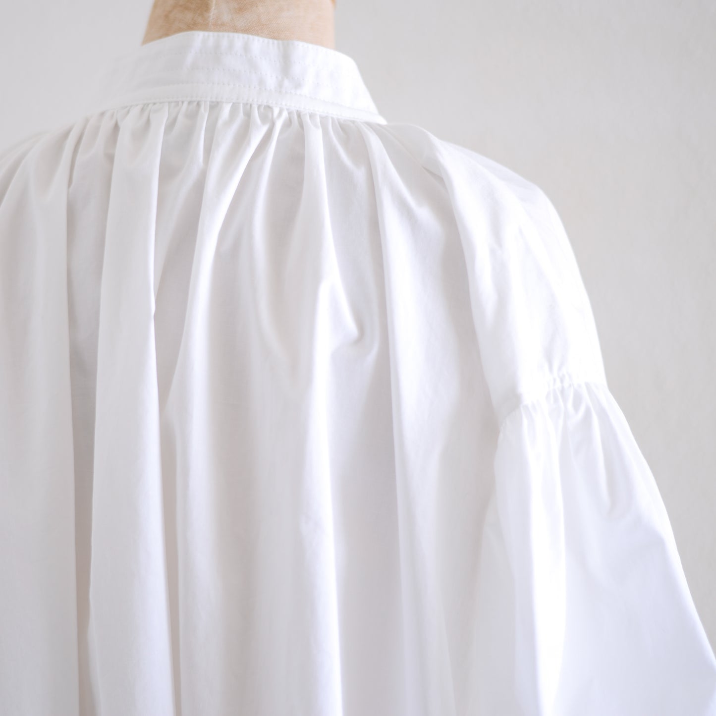 コットンギャザースリーブブラウス Off White