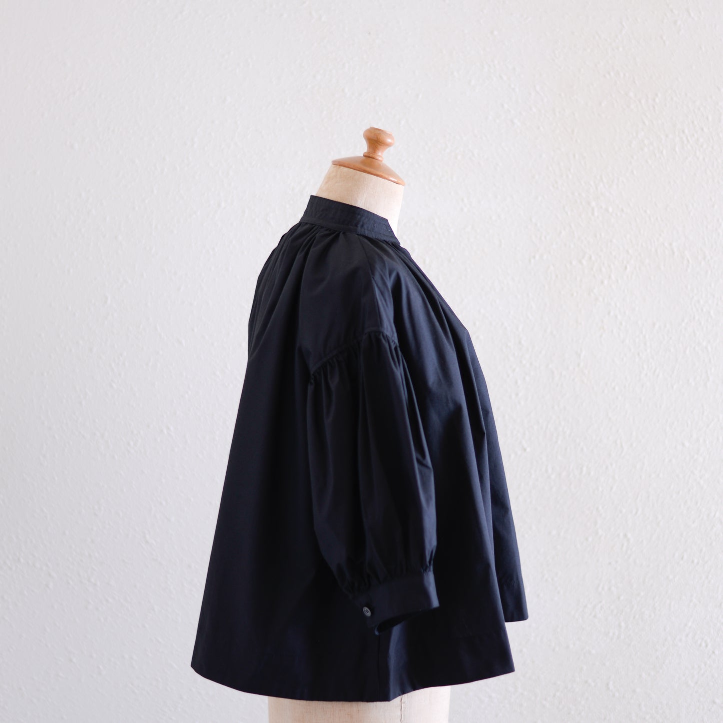 コットンギャザースリーブブラウス Black
