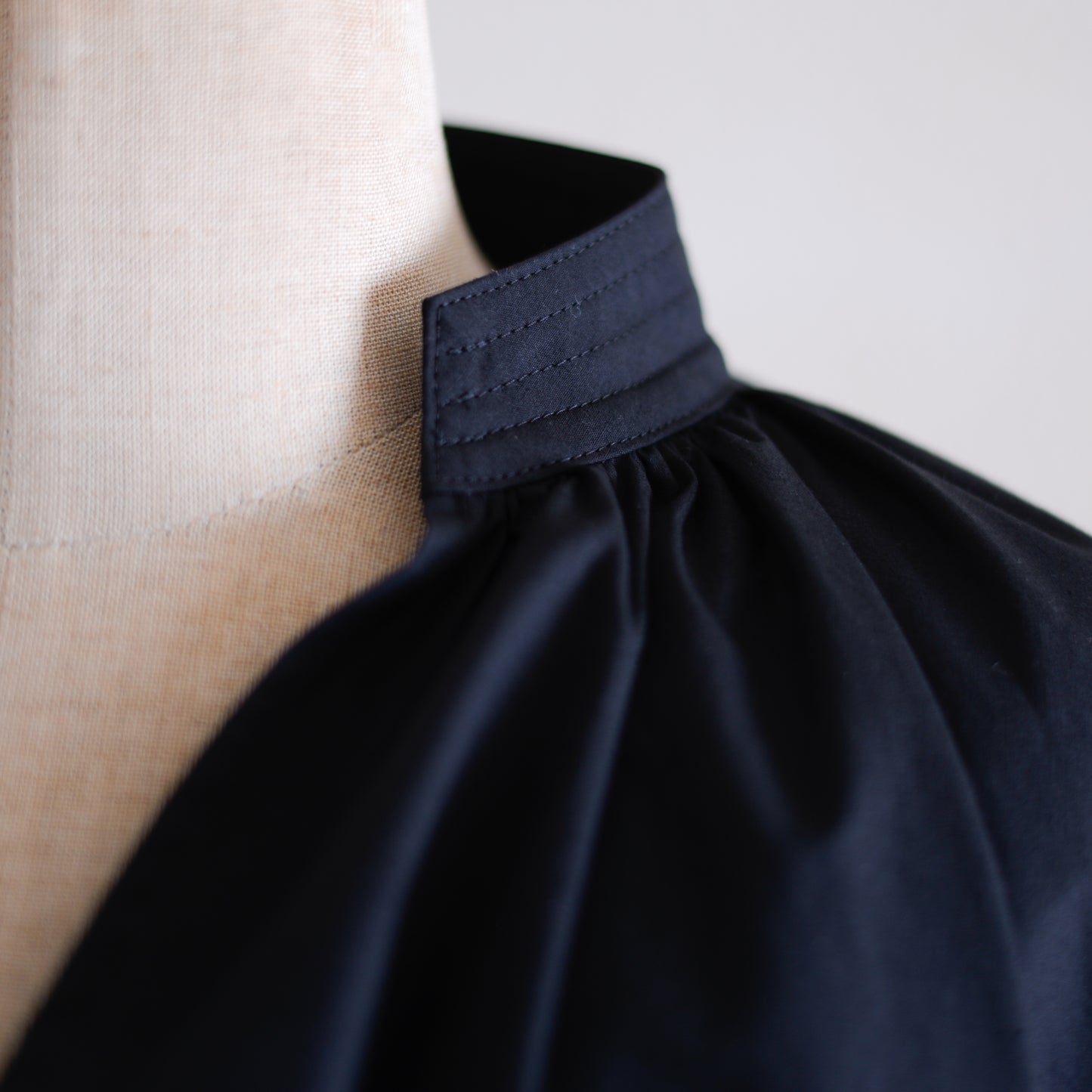 コットンギャザースリーブブラウス Black