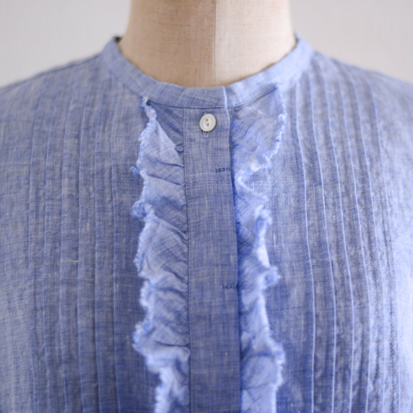 リネンラミータックフリルブラウス Blue