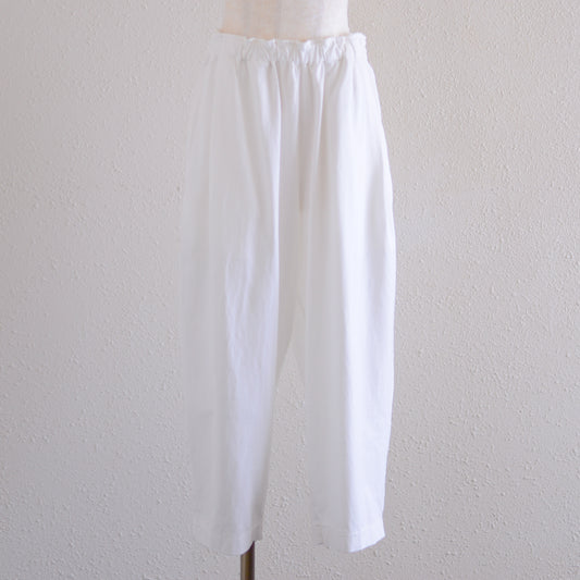 スムーズコットンテーパードパンツ Off White