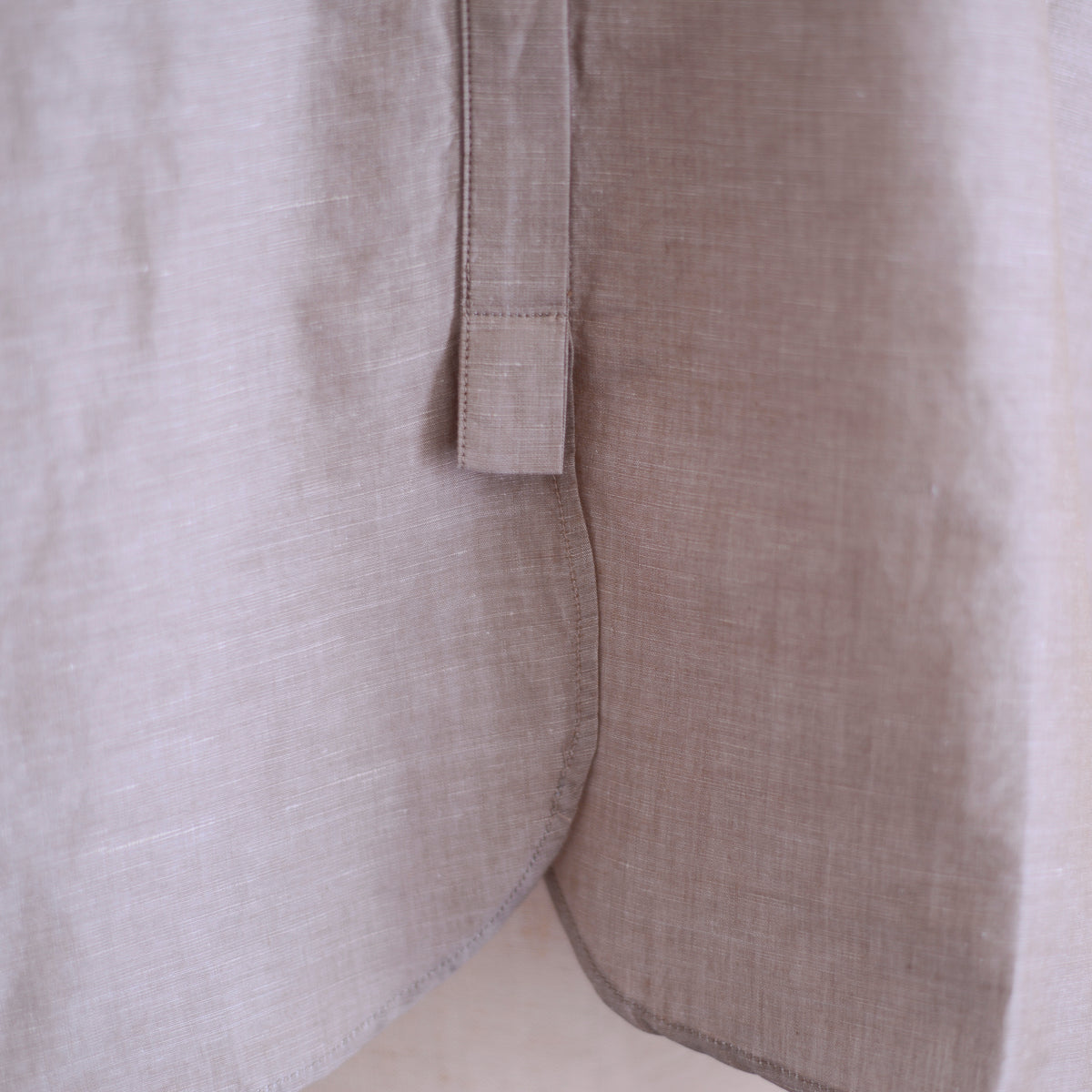 コットンリネンコンシールドボタンシャツ Beige