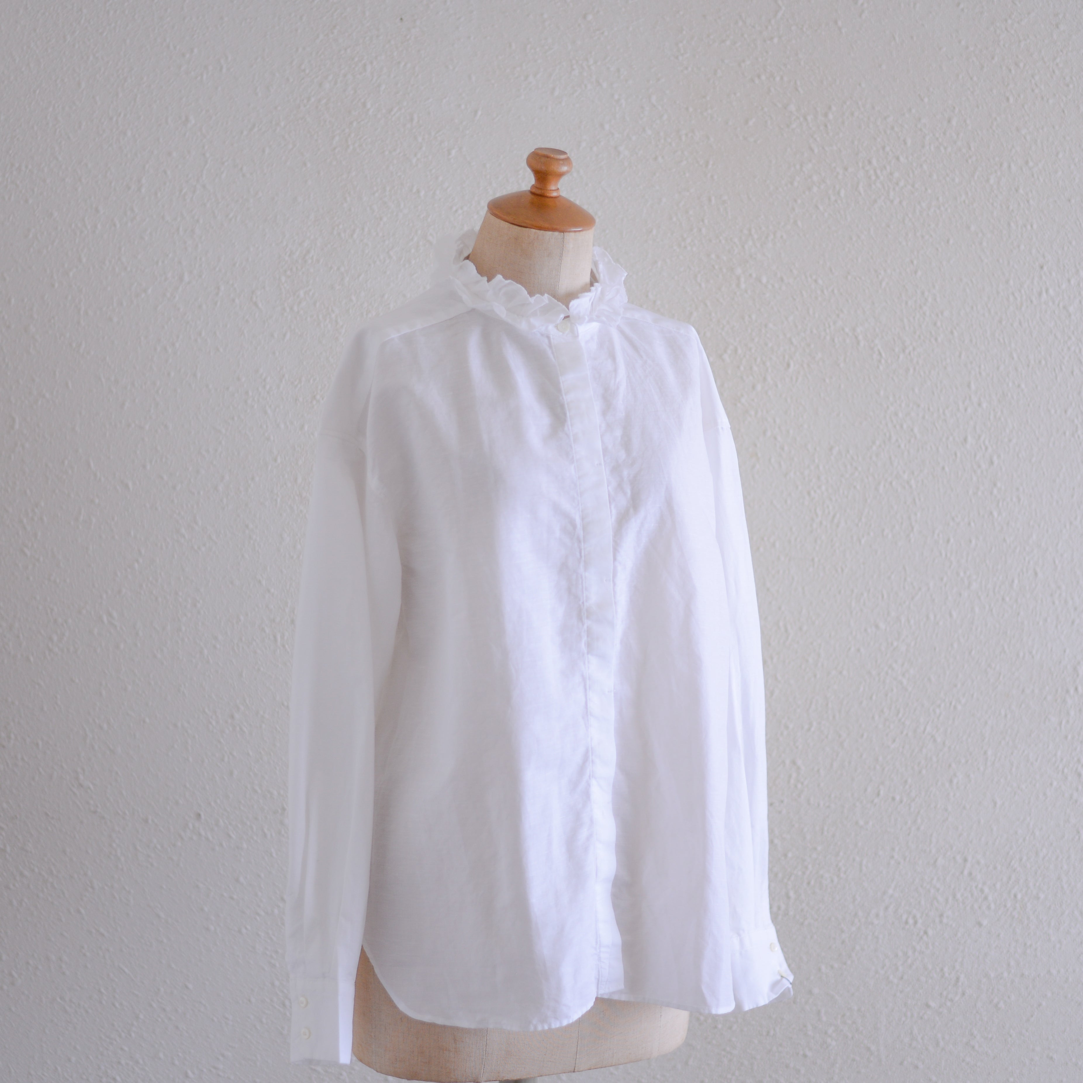コットンリネンフリルネックシャツ Off White – MAR ONLINE STORE