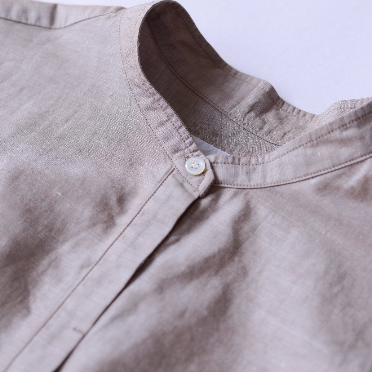 コットンリネンコンシールドボタンシャツ Beige