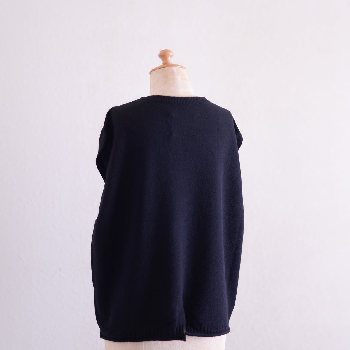 ウールバックスリットベスト Black