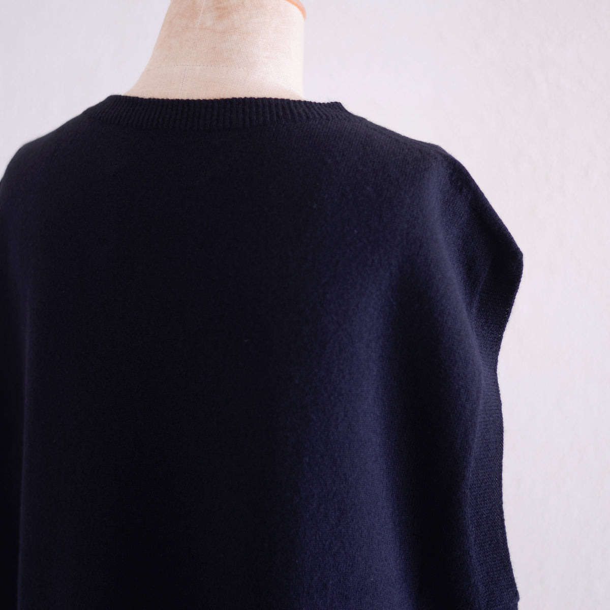 ウールバックスリットベスト Black