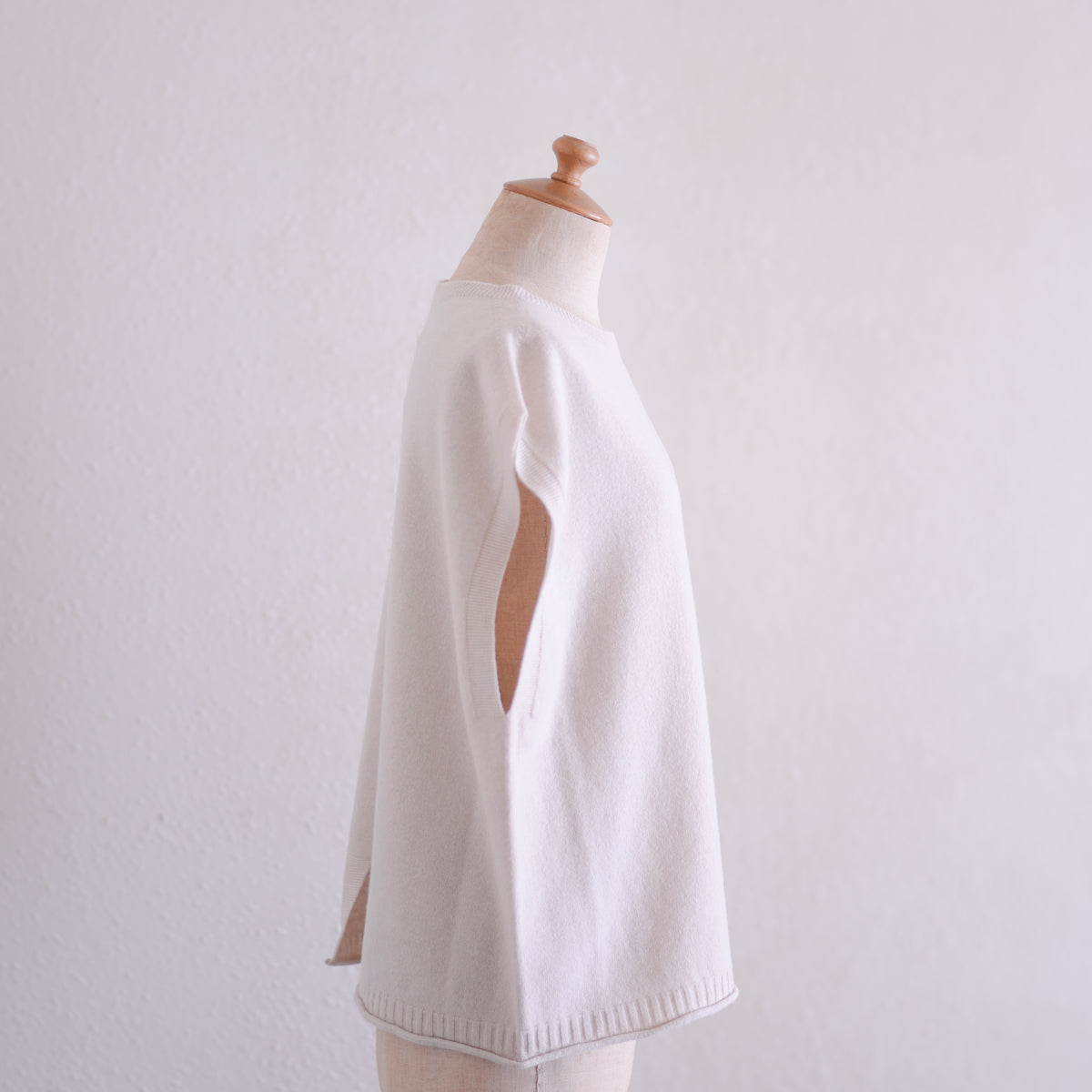 ウールバックスリットベスト Beige