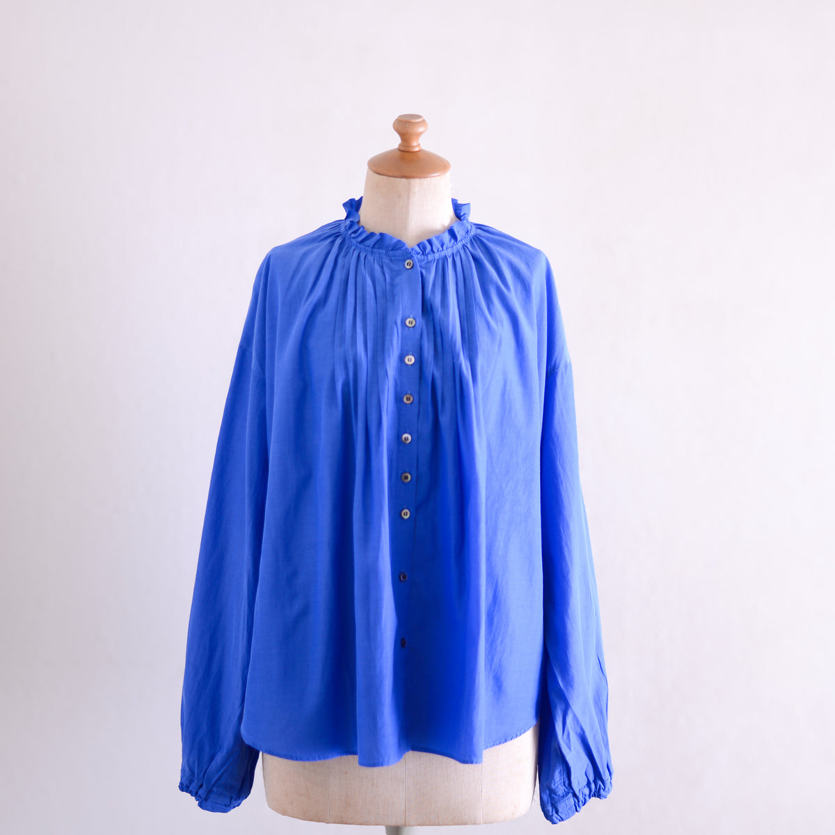 キュプラコットンスタンドフリルブラウス Blue