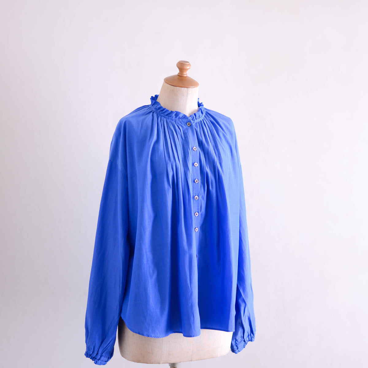 キュプラコットンスタンドフリルブラウス Blue