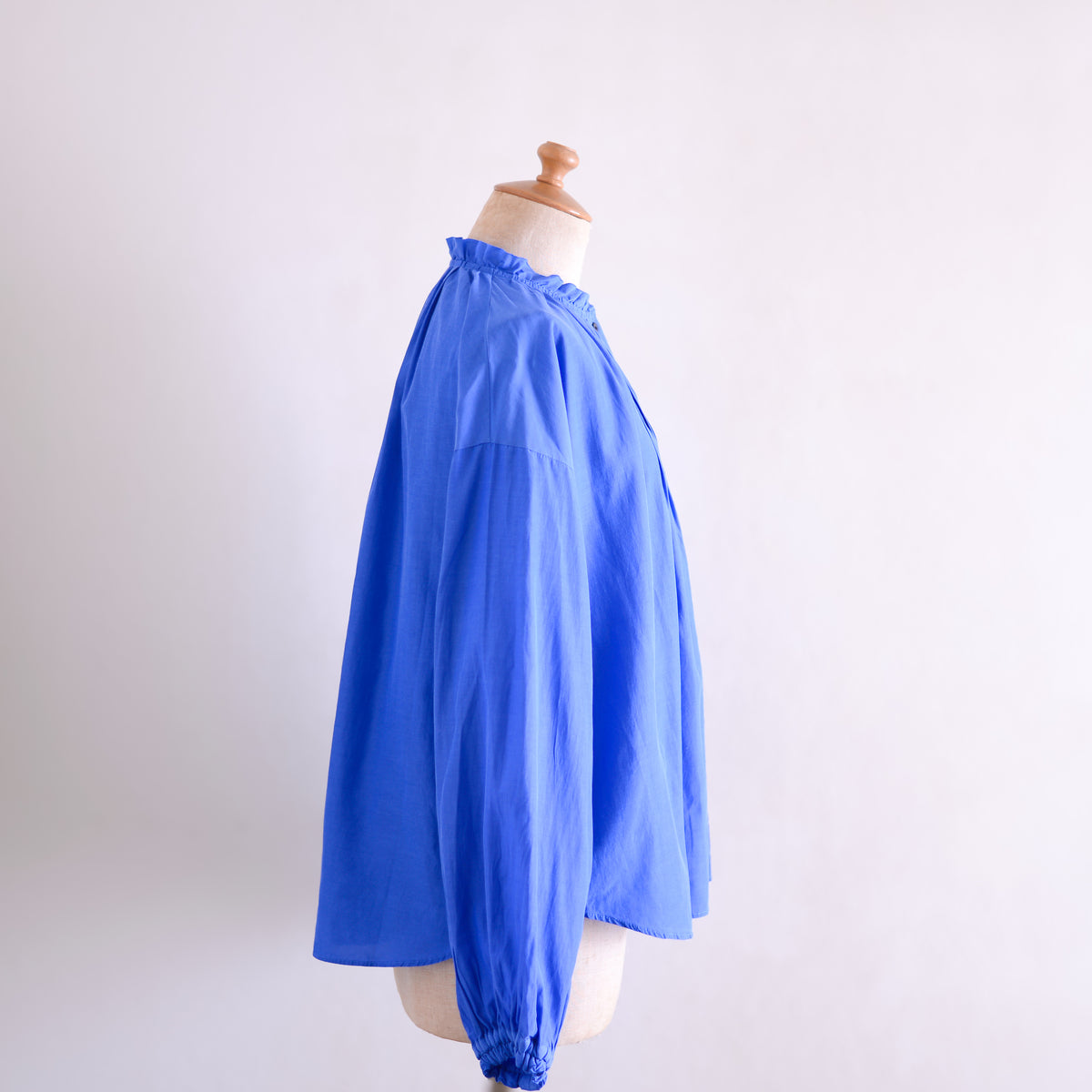 キュプラコットンスタンドフリルブラウス Blue