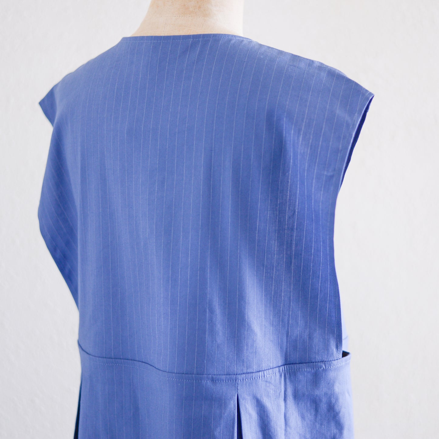 リネンレーヨンVネックタックプルオーバー Blue