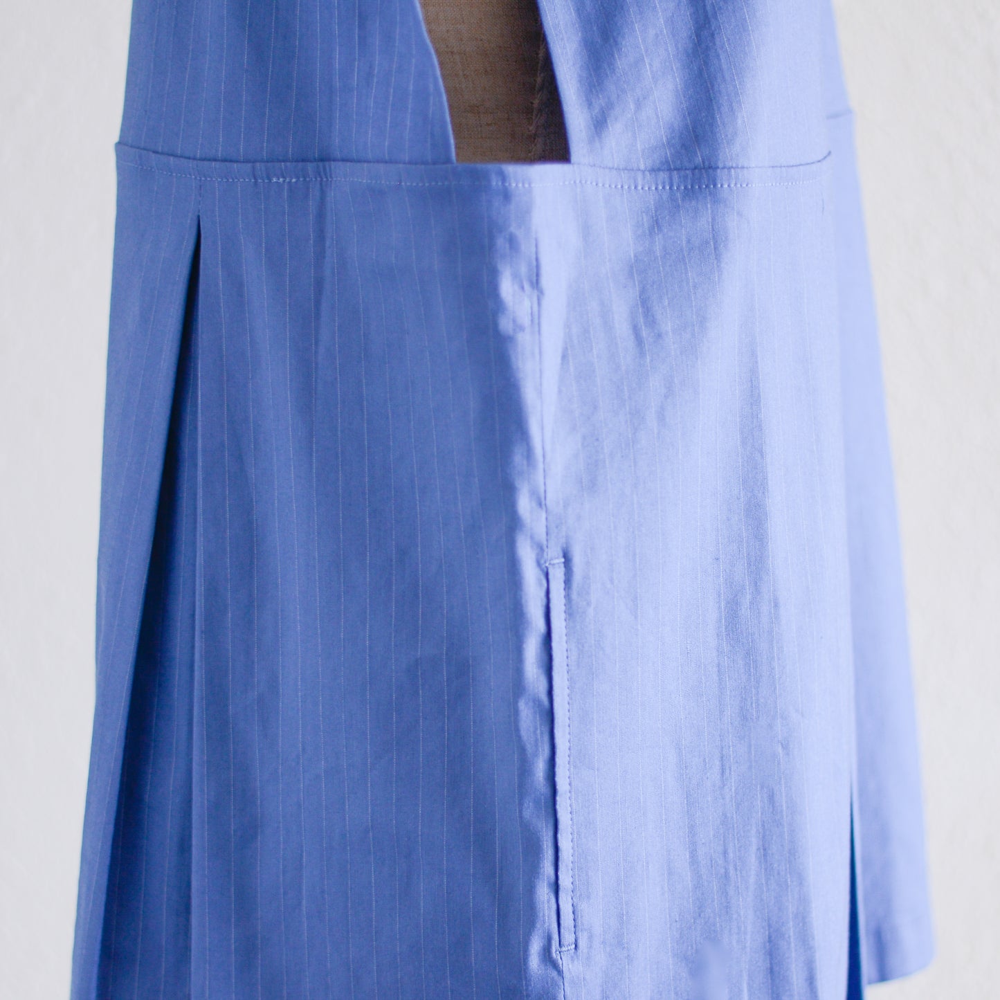 リネンレーヨンVネックタックプルオーバー Blue