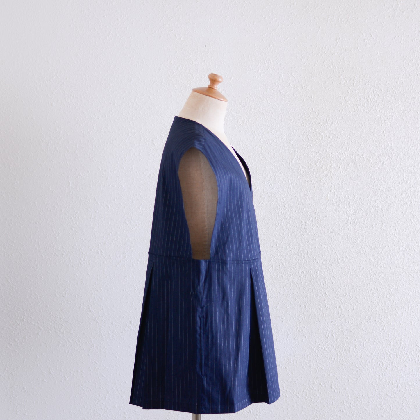 リネンレーヨンVネックタックプルオーバー Navy