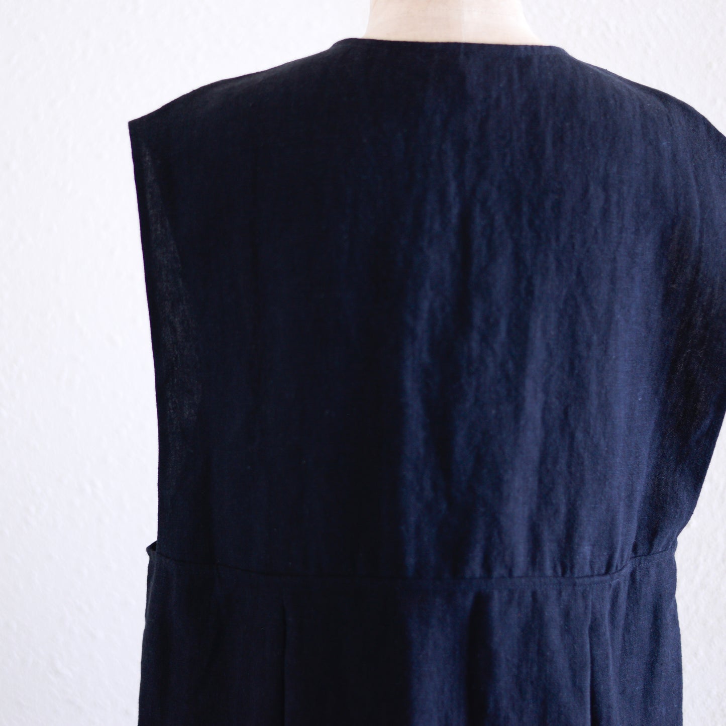 リネンVネックタックプルオーバー Black