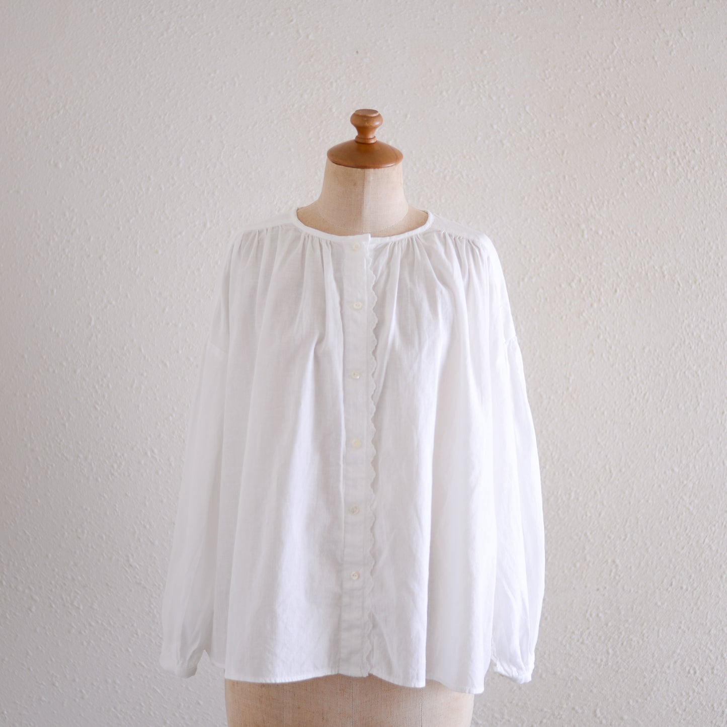 Cotton 2-way Embroidery Blouse Off White
