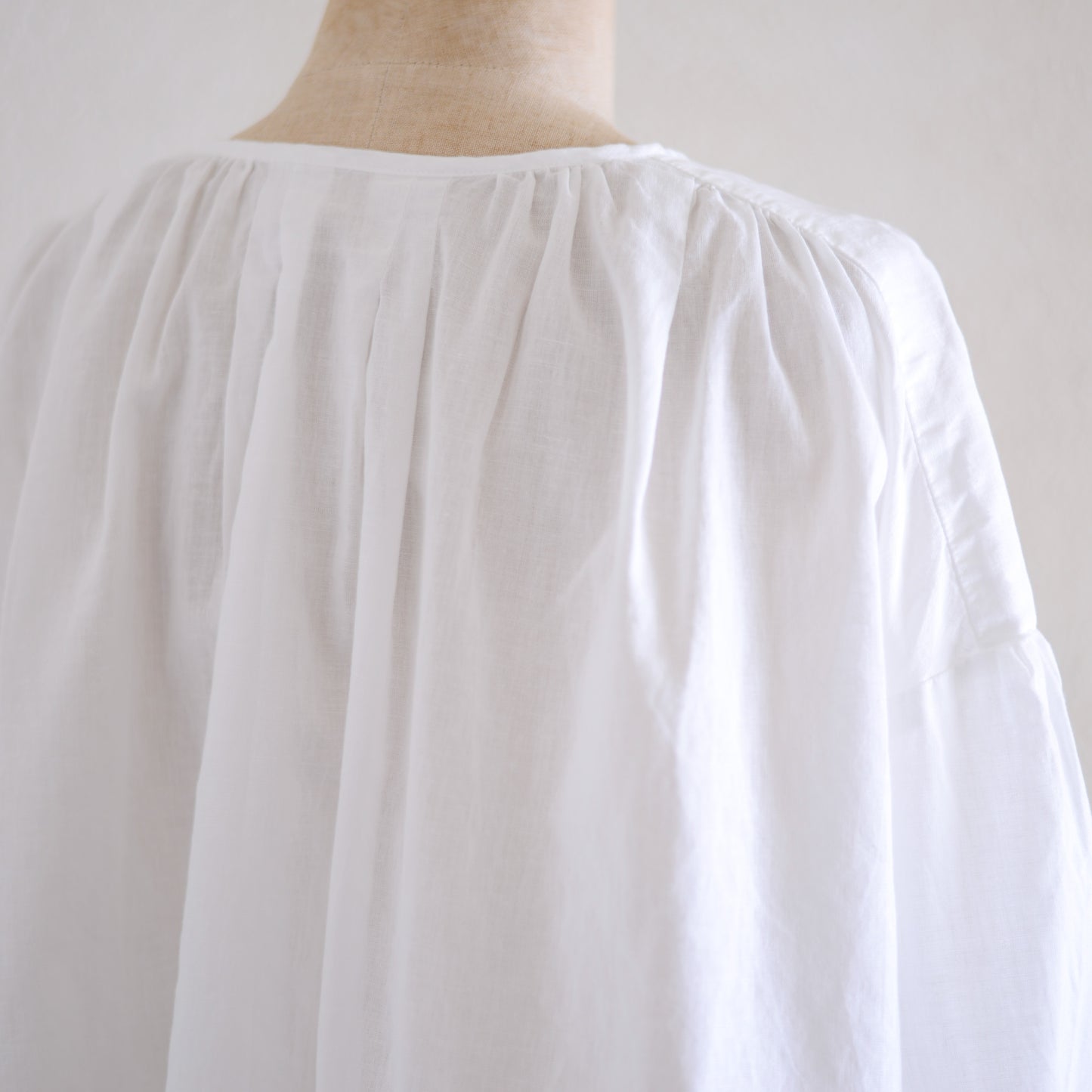 Cotton 2-way Embroidery Blouse Off White