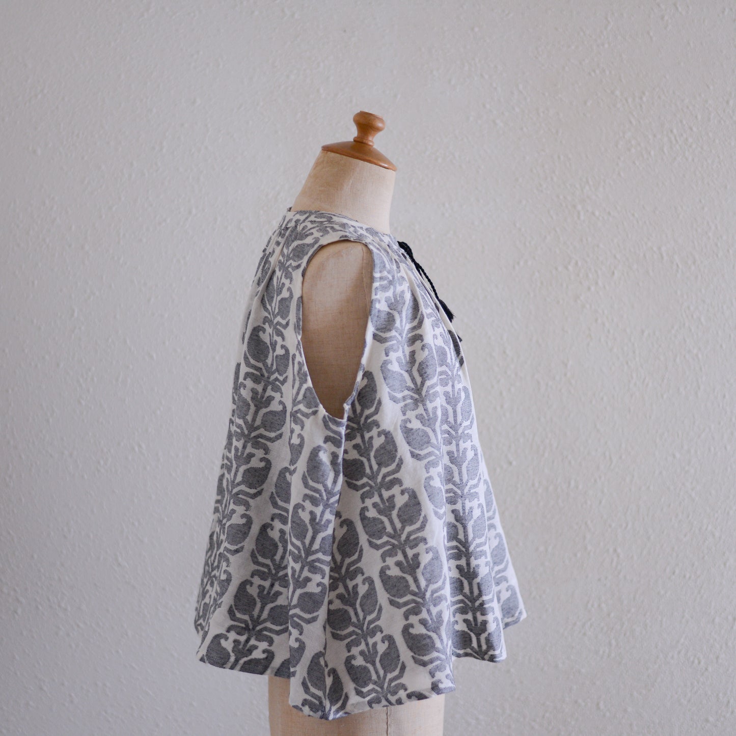 コットンジャガードスリーブレス Natural ×Black