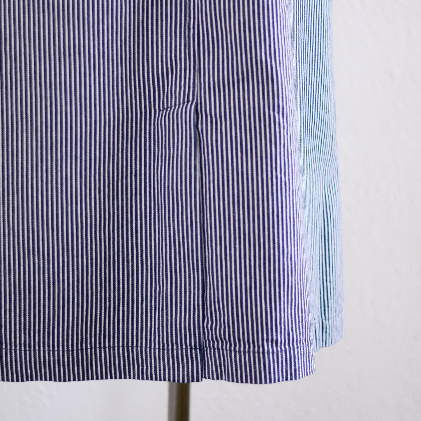 コットンヒッコリーデニムスカート Off White×Indigo