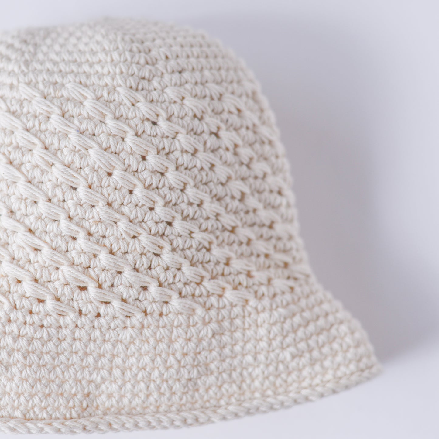 ハンドニティッドクロシェハット Off White