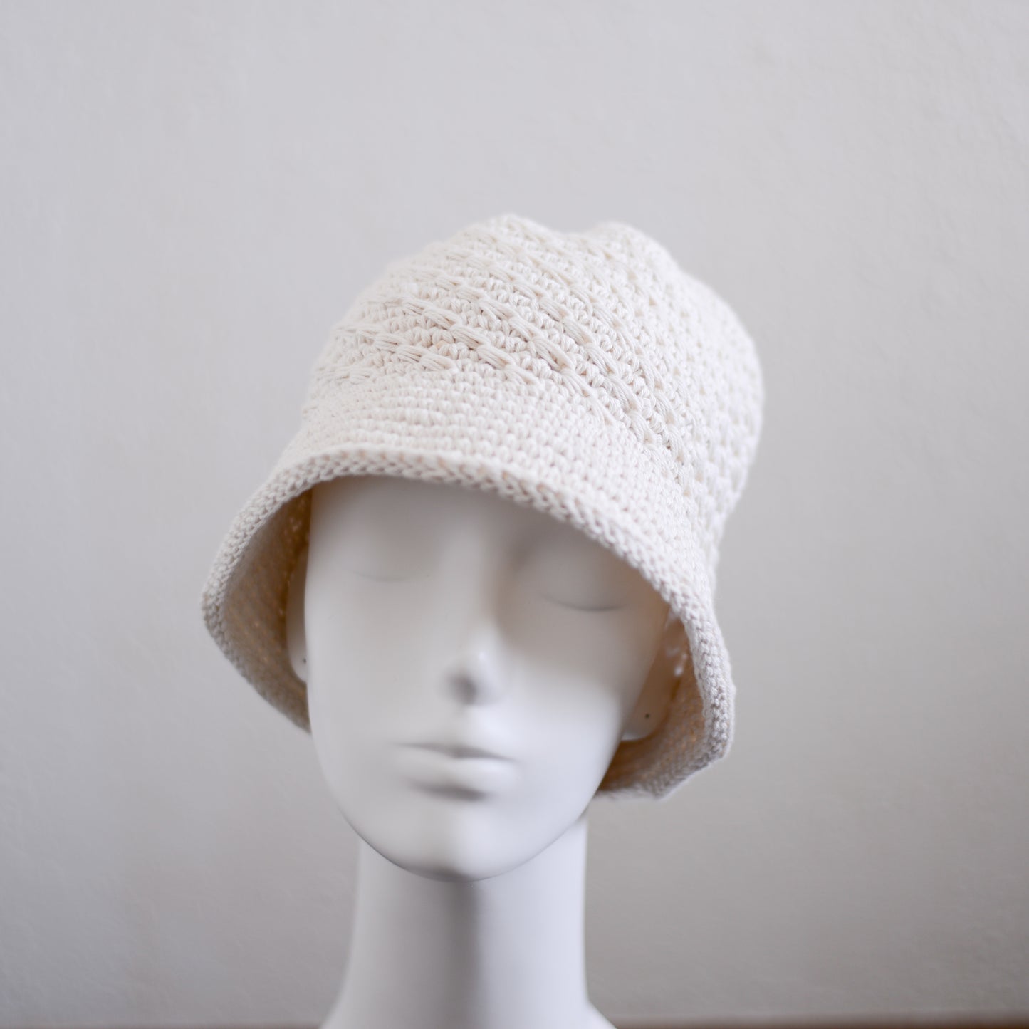 ハンドニティッドクロシェハット Off White