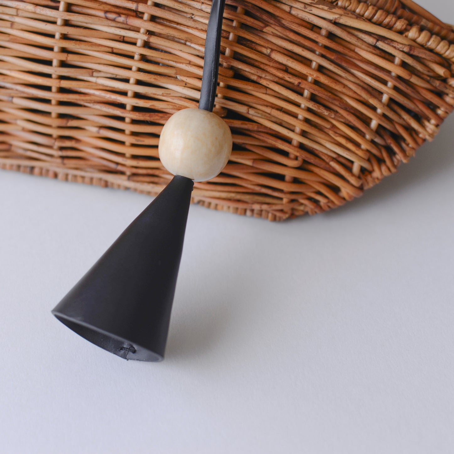 バタールバッグ ウッドレザーチャーム付き