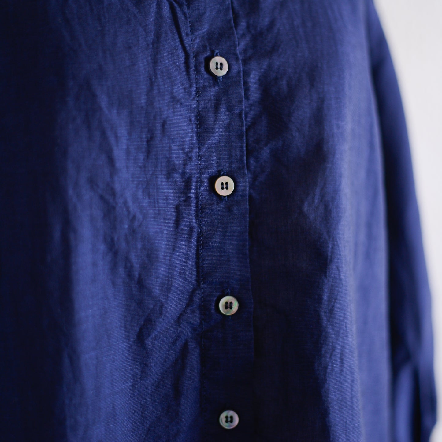 コットンリネンフリルカラー七分袖シャツ Navy
