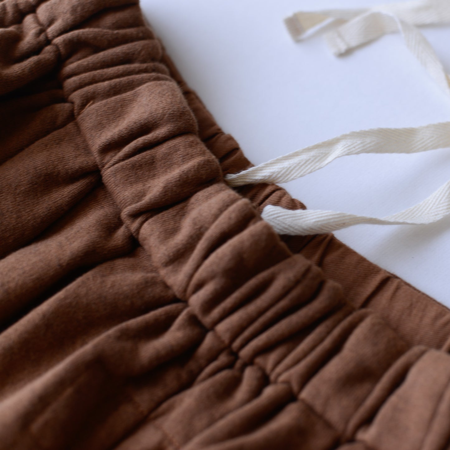 Cotton wool tapered pants Mocha