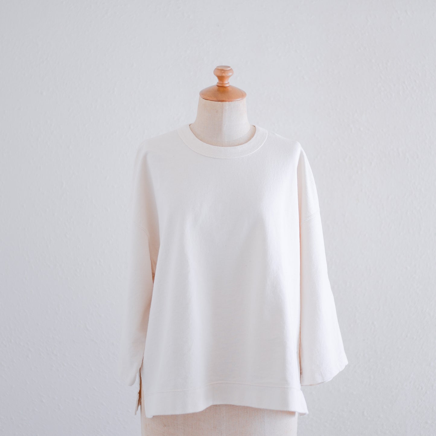 Cotton fleece box pullover in off-white